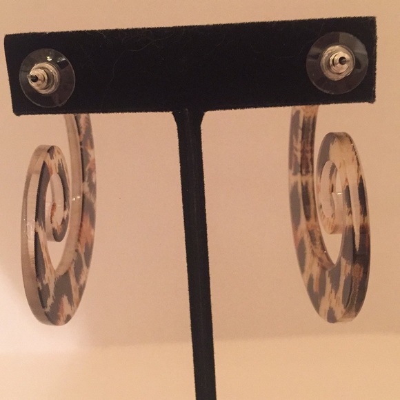 Beautiful Boho Swirl Animal Print Acrylic Earrings - Picture 4 of 7